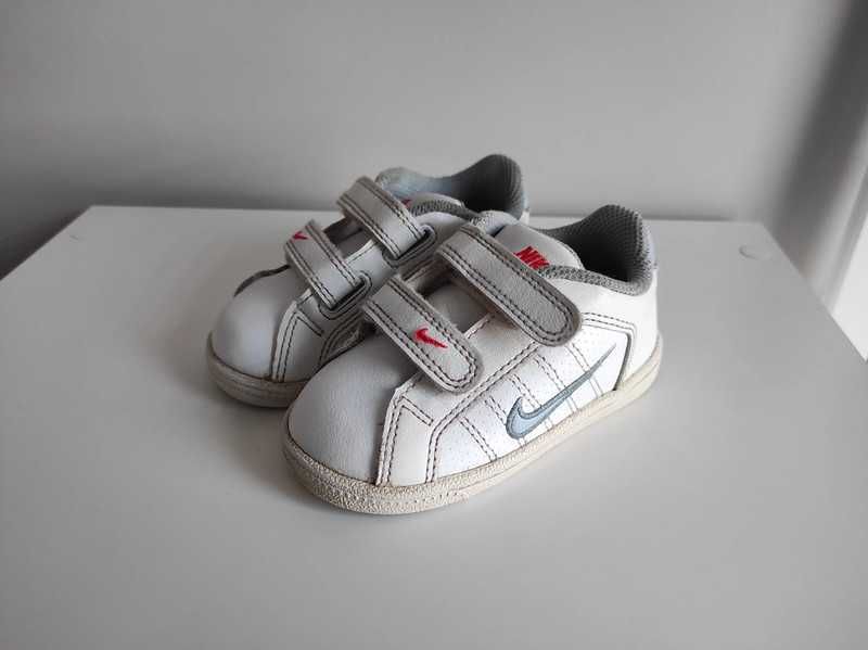 Buty sportowe białe dziecięce Nike r 21, 5 cm