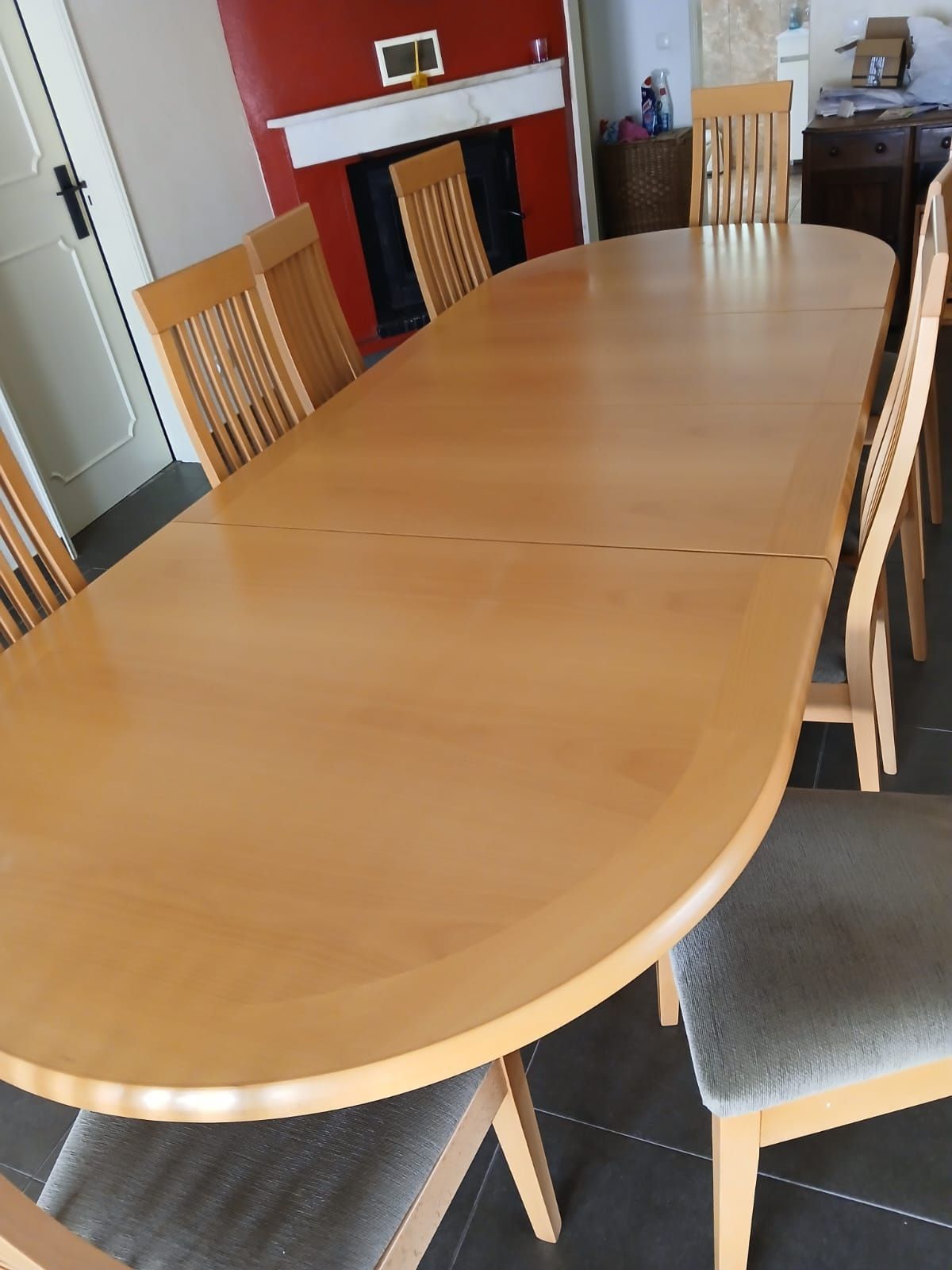 Mesa com 10 cadeiras
