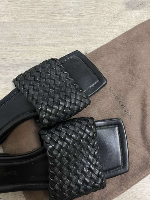 Bottega Veneta шльопки оригінал шкіра