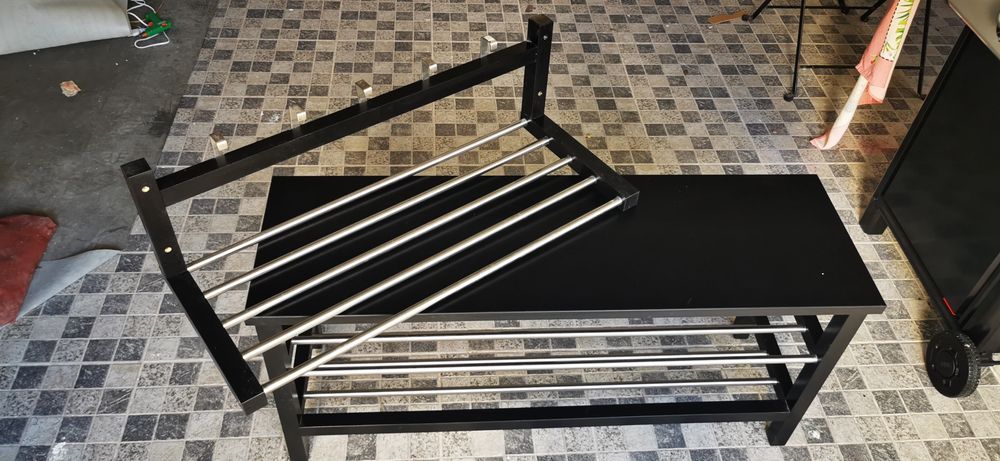 Banco c/ arrumação para sapatos e cabide Tjusig IKEA