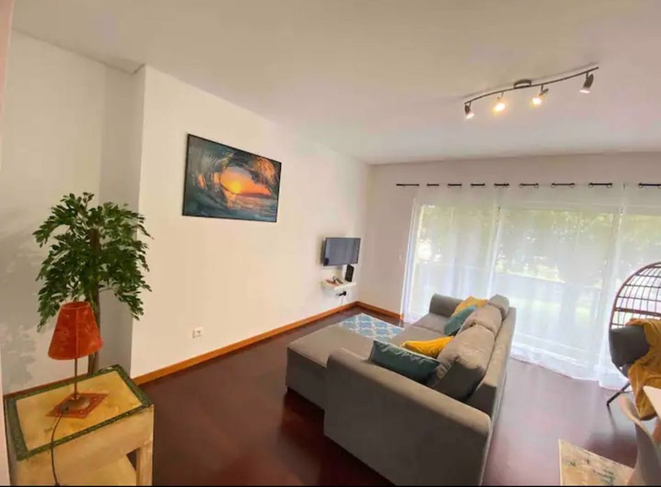 Arrenda-se apartamento T1 em Ponta Delgada