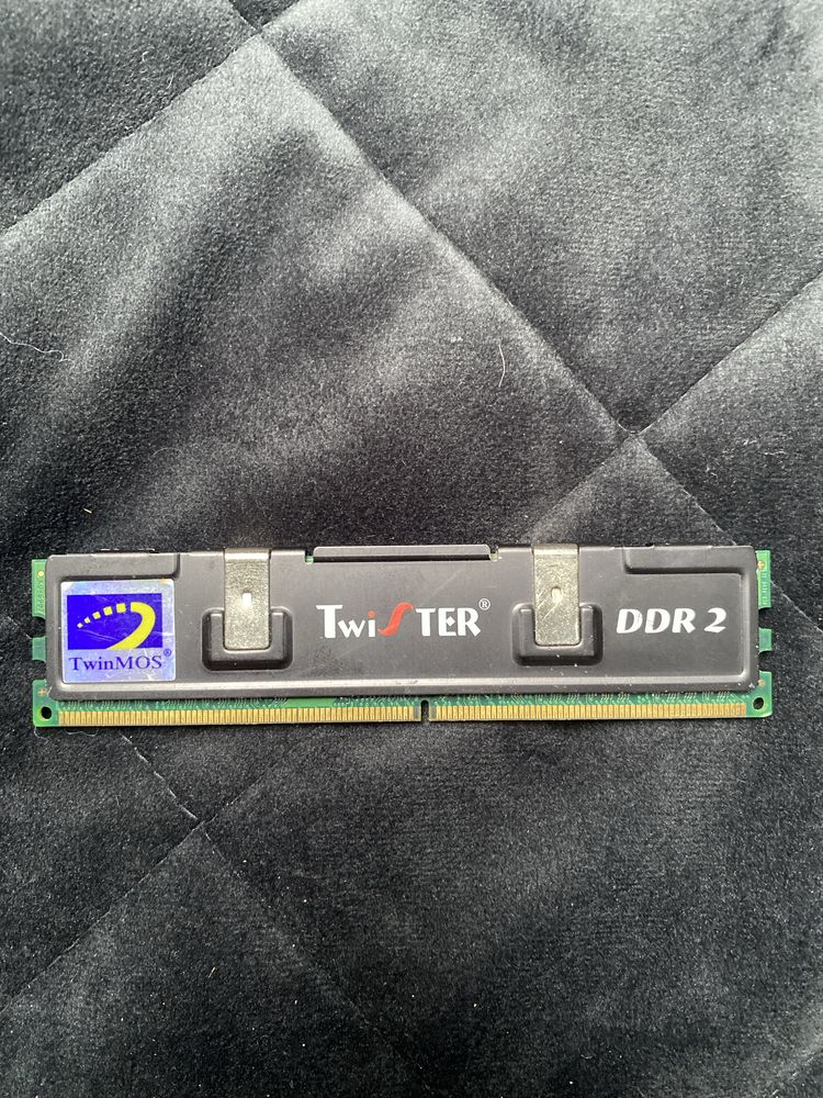Pamięć Ram DDR2 1gb i 512 mb