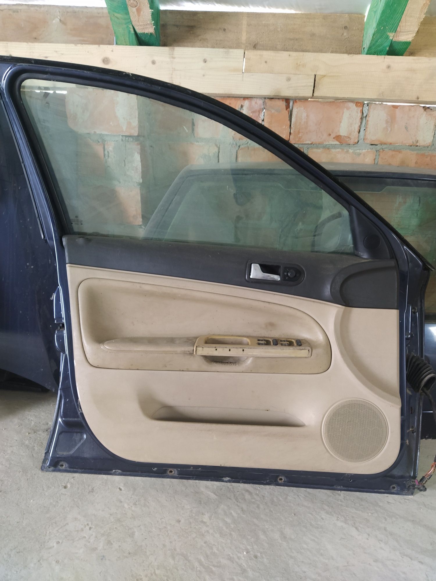 Продам дверки Volkswagen Passat B5