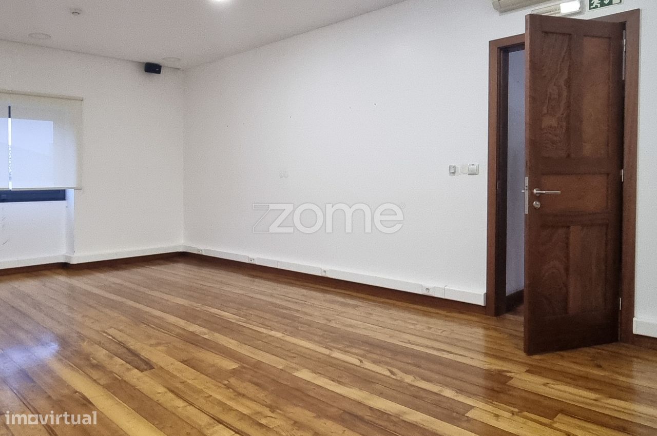 Moradia T8 - Bairro da Vitória