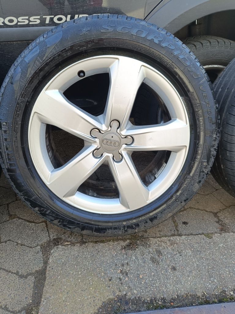 Komplet felg Audi 18cali opona Pirelli lato 235/55/18