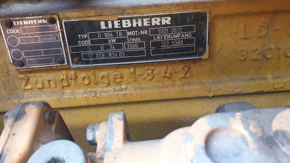 koparka liebherr 902 z 94r litronic silnik D 904 TB 74 KW słupek