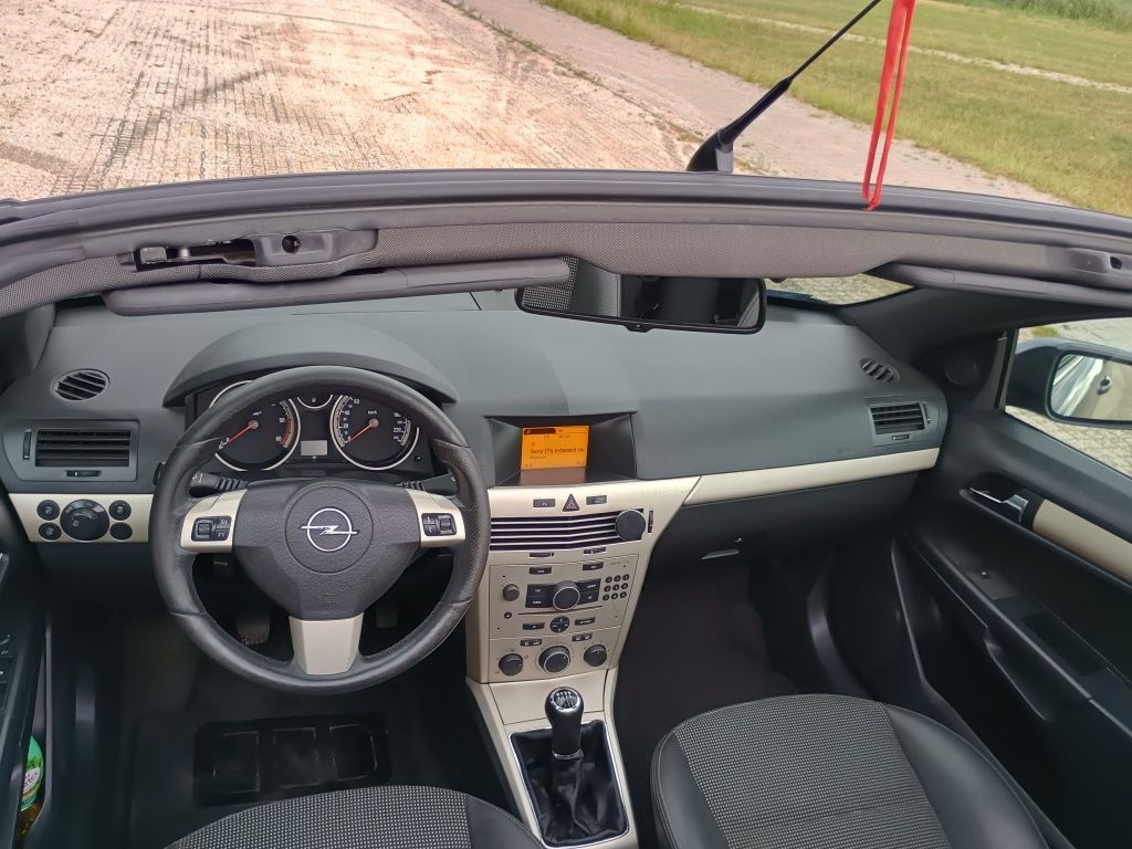 Opel Astra Cabrio 2007 r. 135 tyś