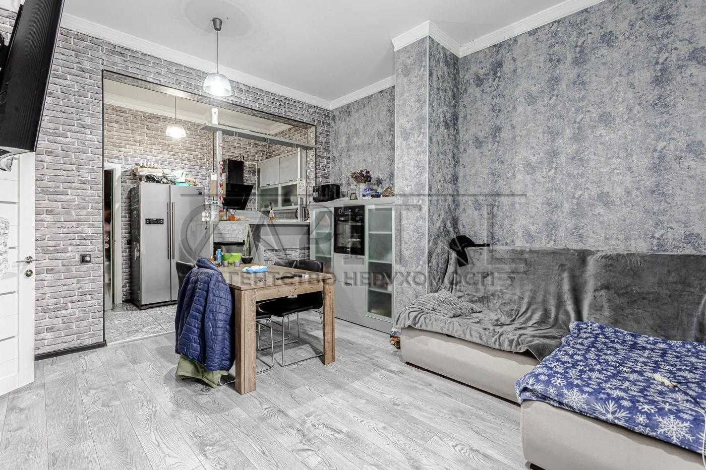 Продаж виробництва, окрема будівля, 8соток, 800м2, сто, хостел