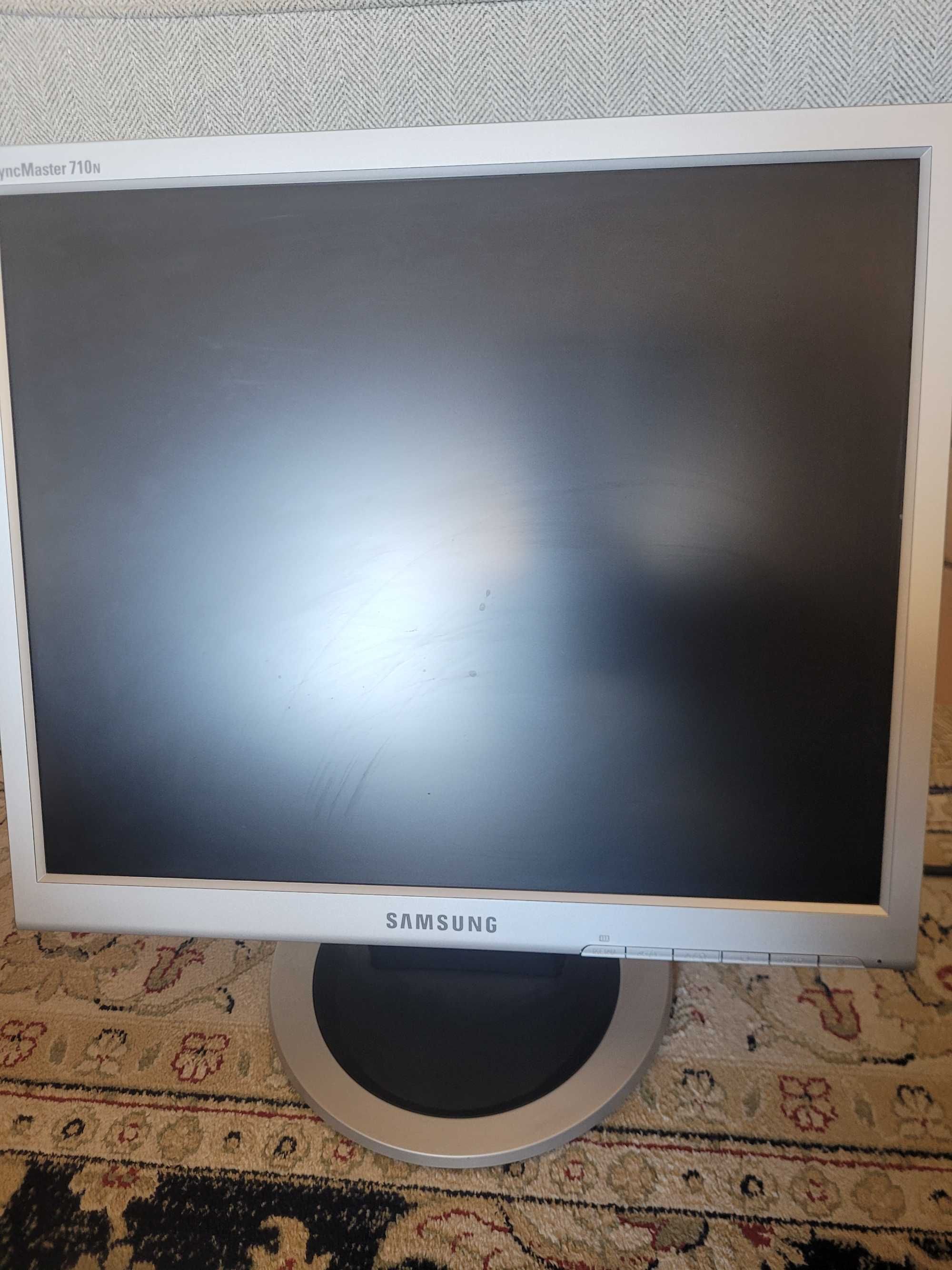 Monitor Samsung 710N