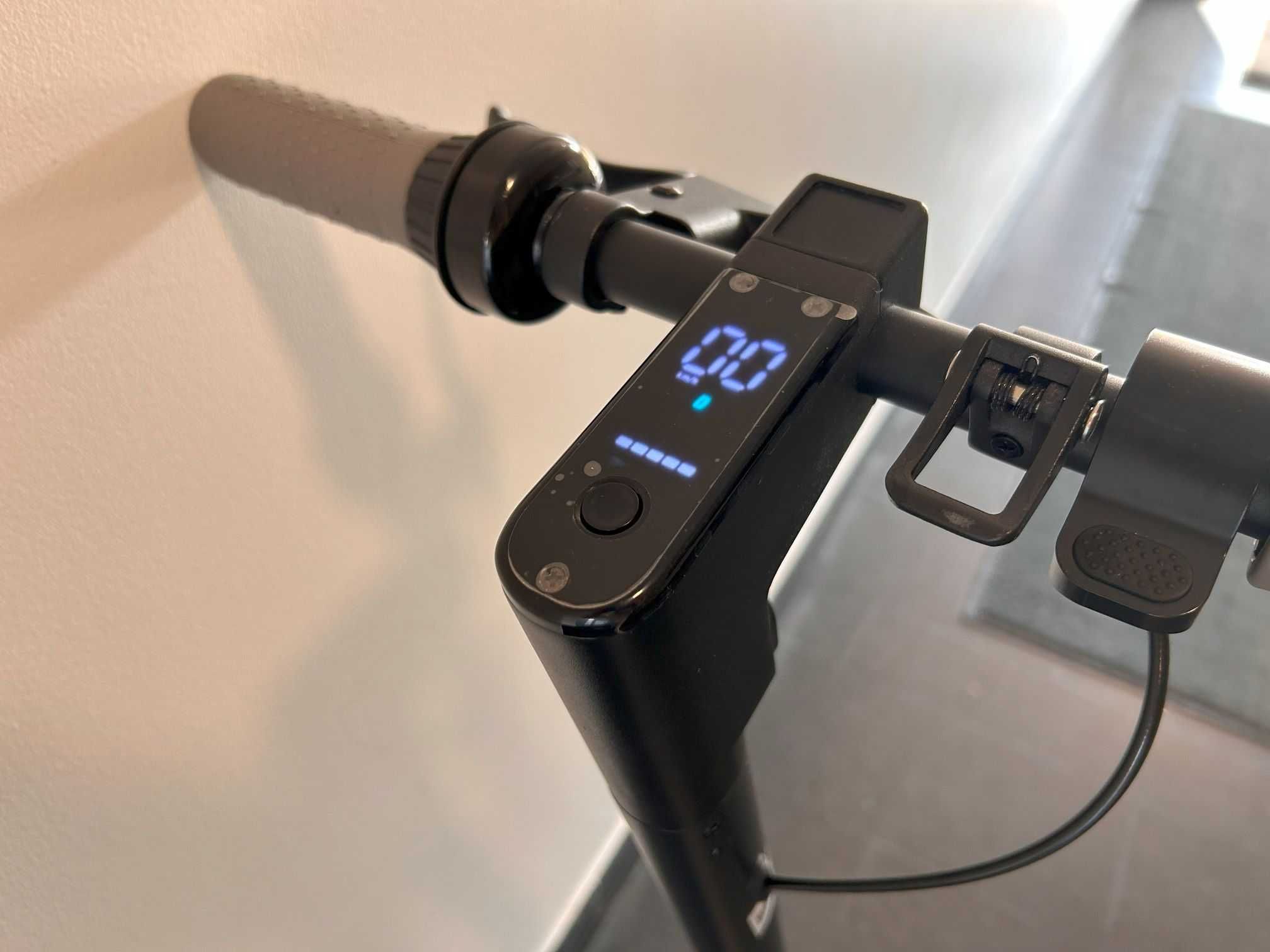 Hulajnoga elektryczna ESWING, składana, do 35km/h, tempomat