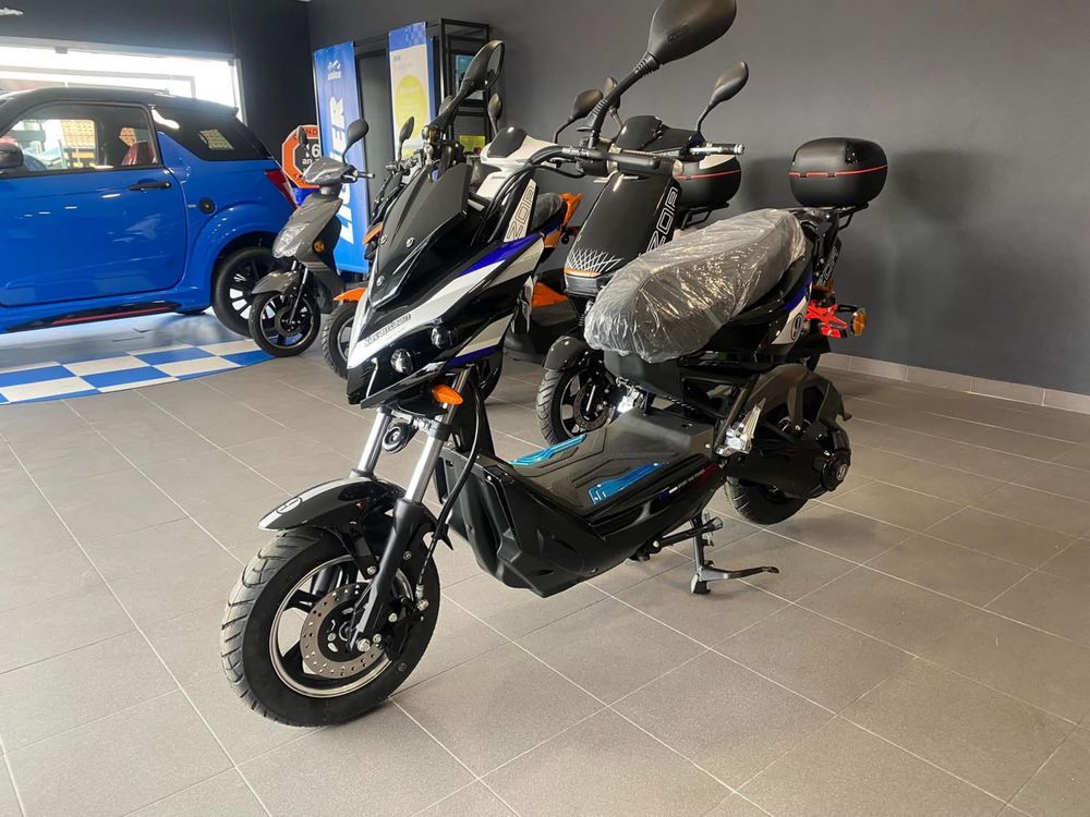Scooter 100%  Elétrica , sem carta condução ( velicipede bicicleta )