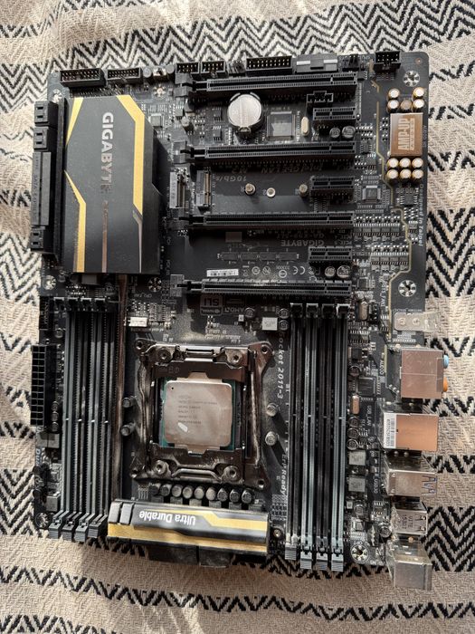 Płyta główna Gigabyte GA-X99-SLI + Intel Core i7 5960X 3.00GHZ