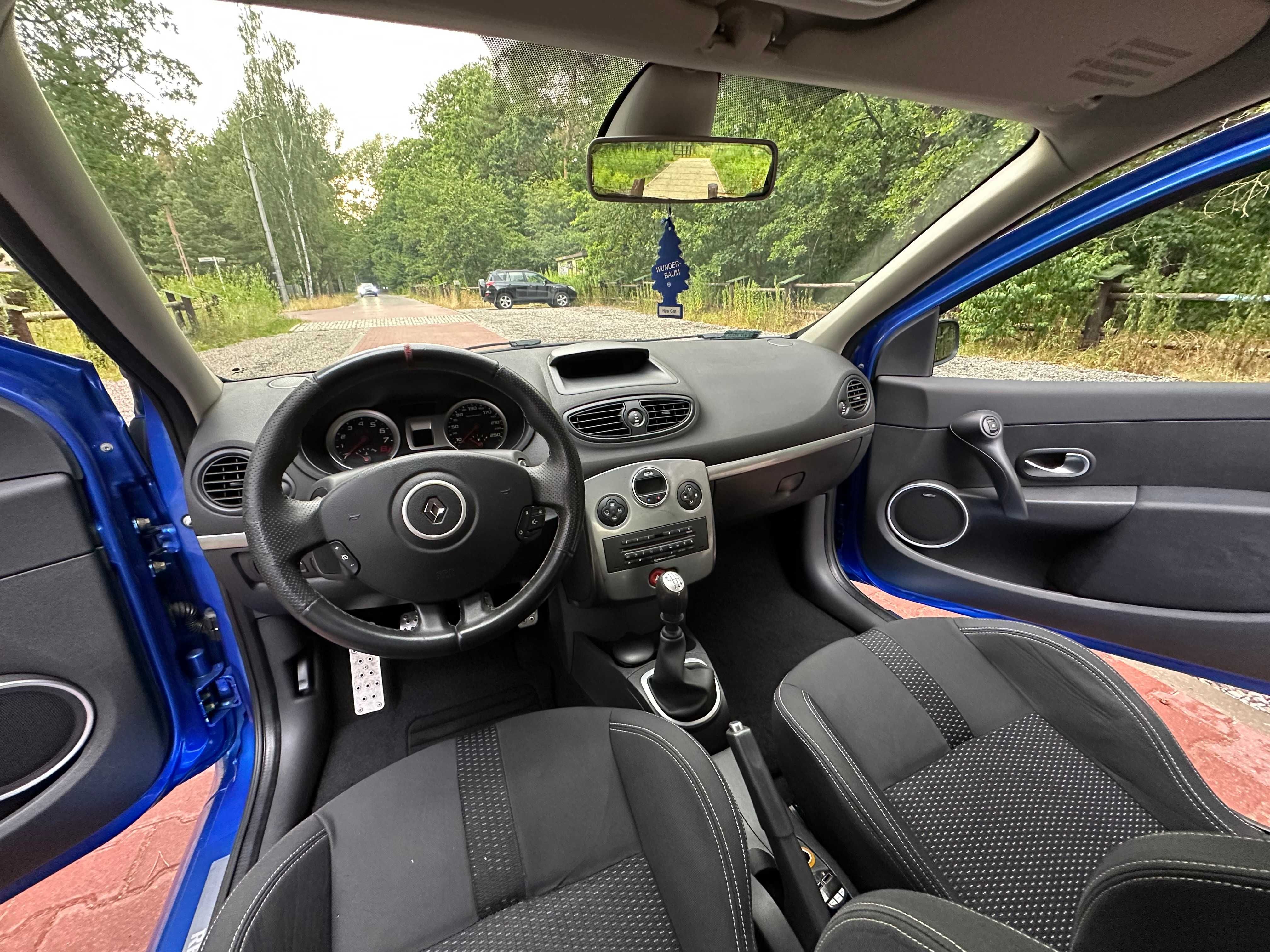 Renault Clio RS 2.0 197KM