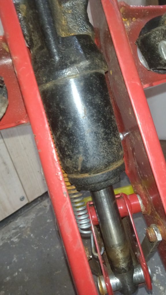 Lewarek Żaba 2T samochodowy podnośnik hydrauliczny
