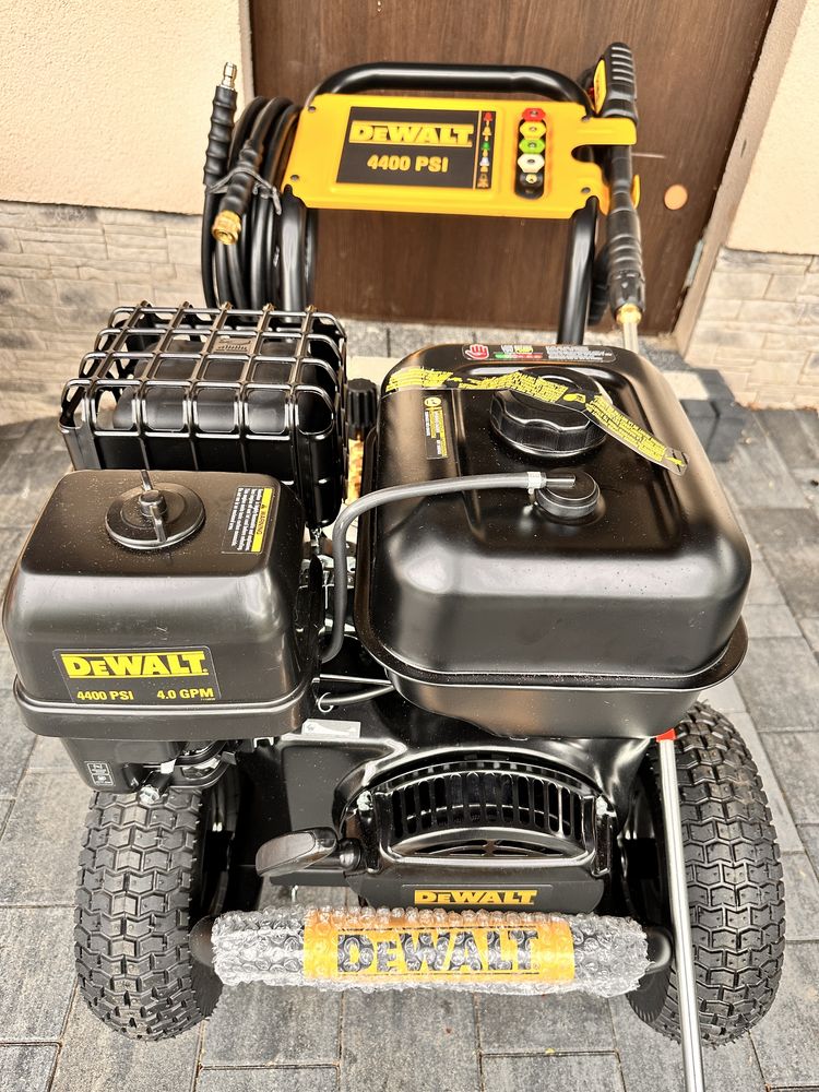 Myjka ciśnieniowa spalinowa 303 Bar  DEWALT - 15KM Nowa Gwar 303 BAR