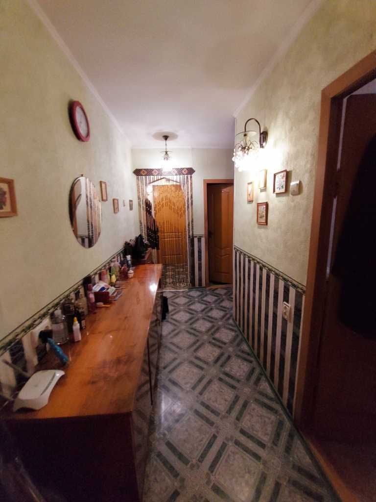 Продається 3-кімнатна квартира, Алмазний, 1 поверх, цегла Код:19849