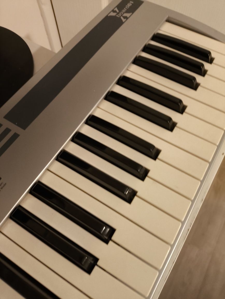 E-MU  x-board 61 Midi,