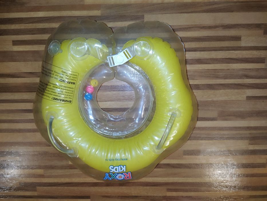 Круг для плавання