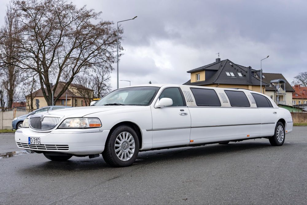 Lincoln Town Car  Limousine – 2003