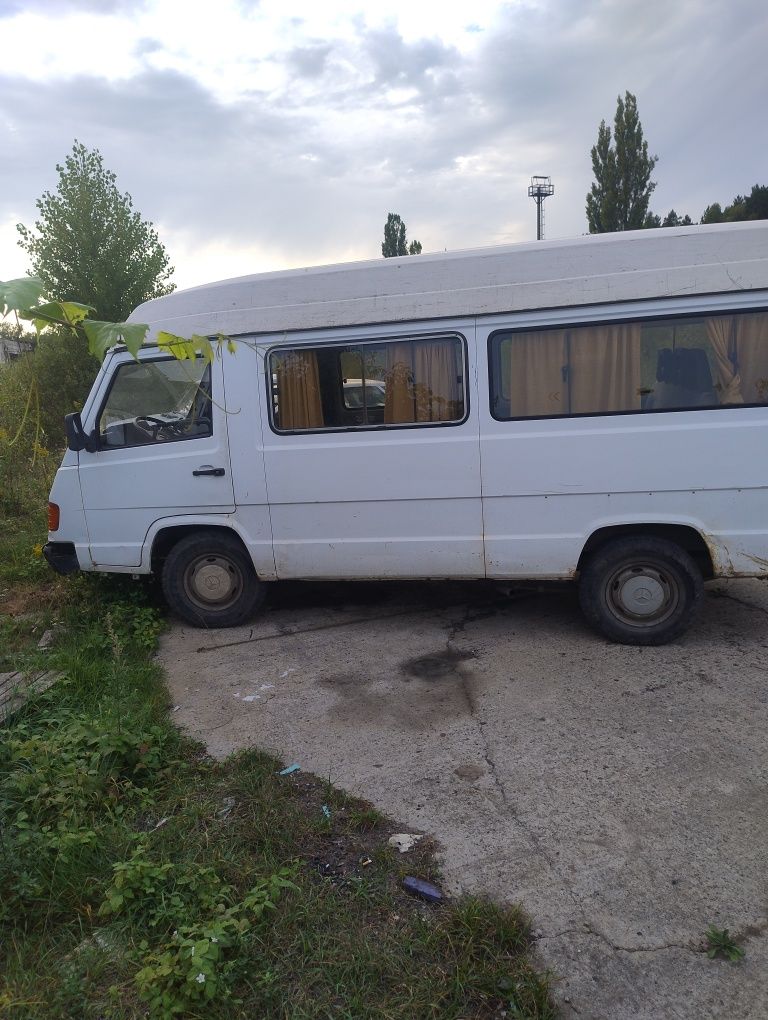 Продам бус пасажирський мерседес бенс100