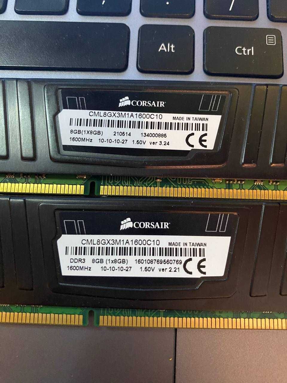 2x CORSAIR DIMM 8Gb DDR3-1600MHz (16GB)