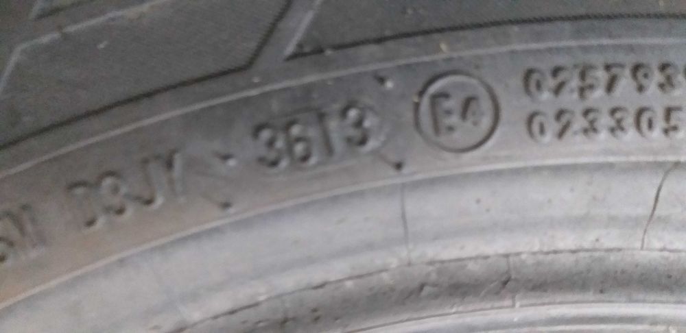 P137221C para 215/60R16 Continental Cross Contact LX2 dot.3613