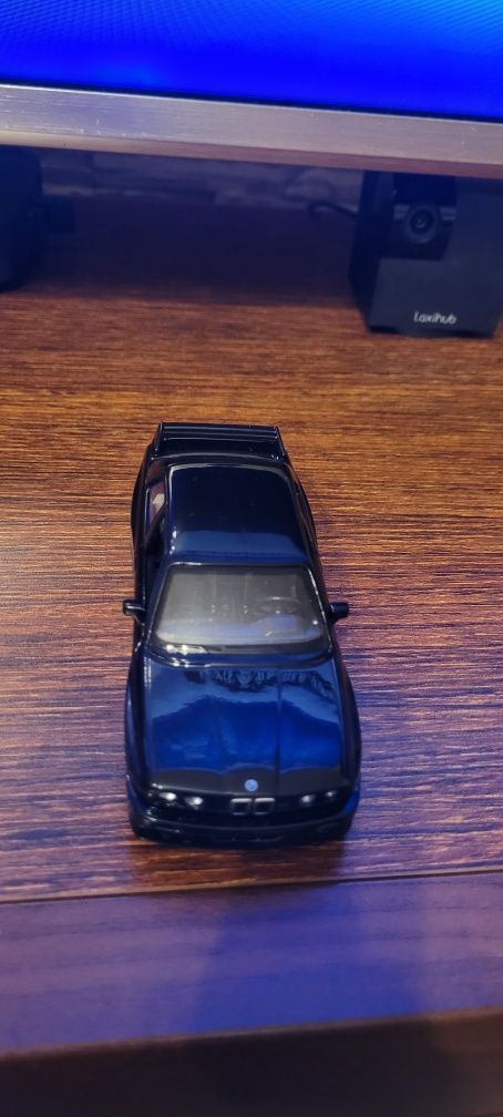 Model auto zabawka BMW M3 e30 1987 metalowe prezent skala 1:36