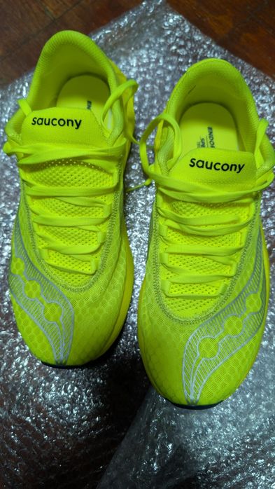 Saucony endorphin pro 4 карбонові кросівки для бігу 42 розмір