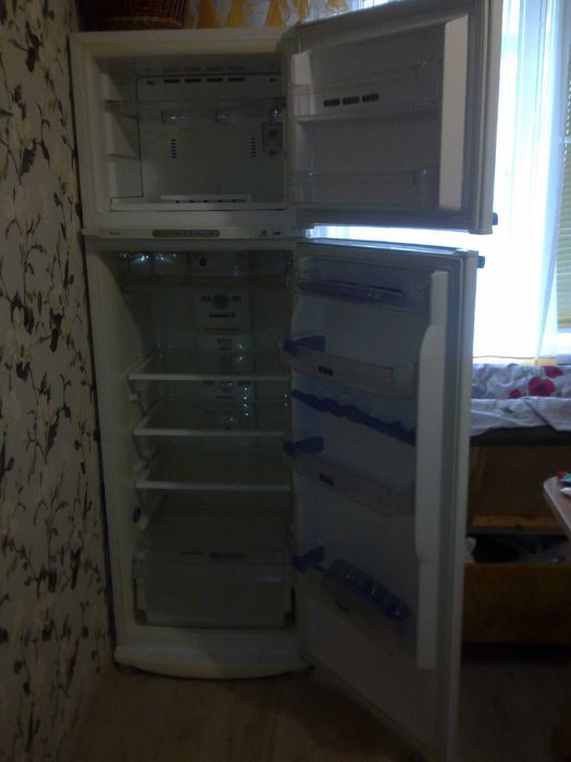 Холодильник Whirlpool ARC4020 Class T