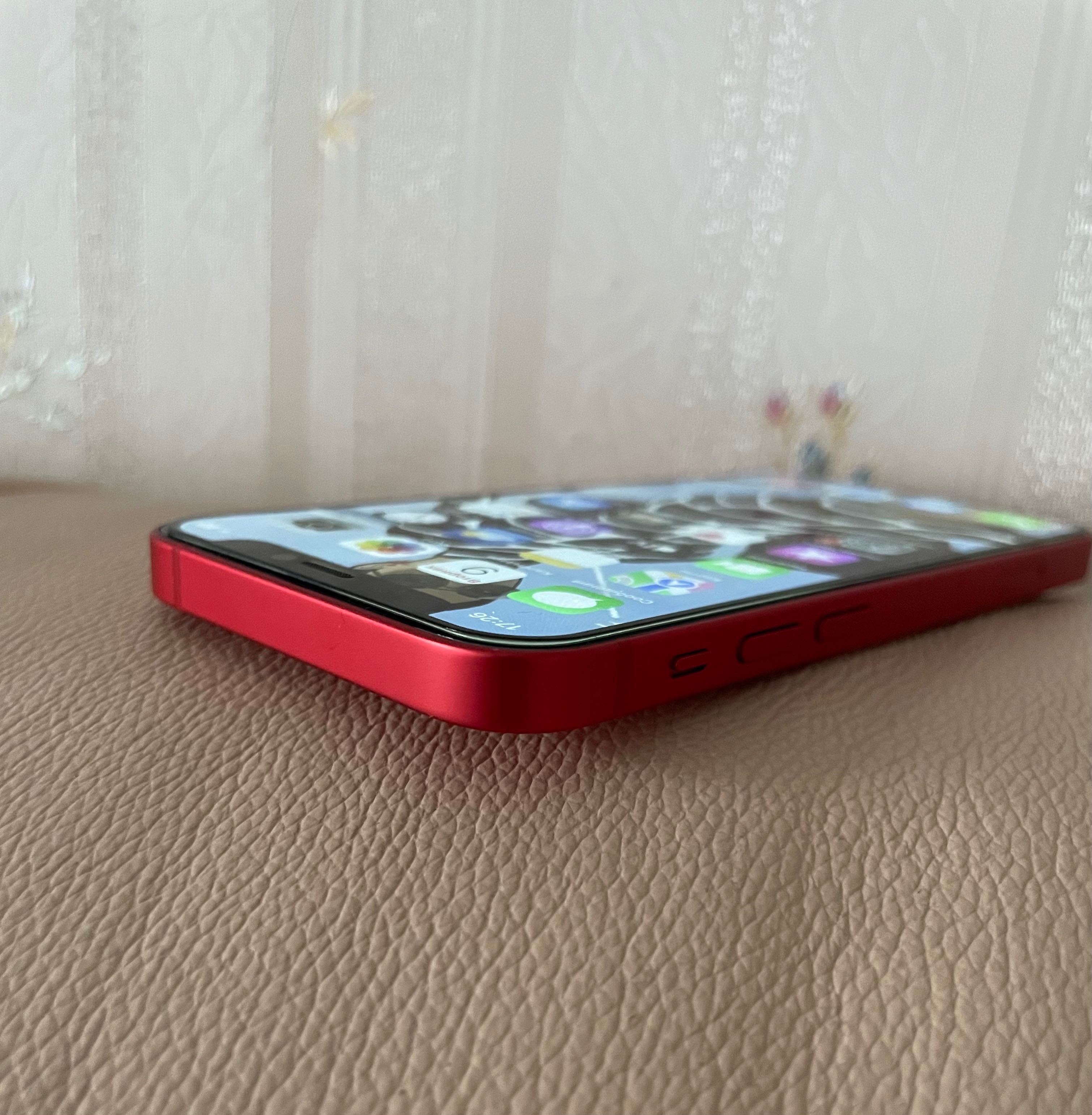iPhone 12 64 red never lock
