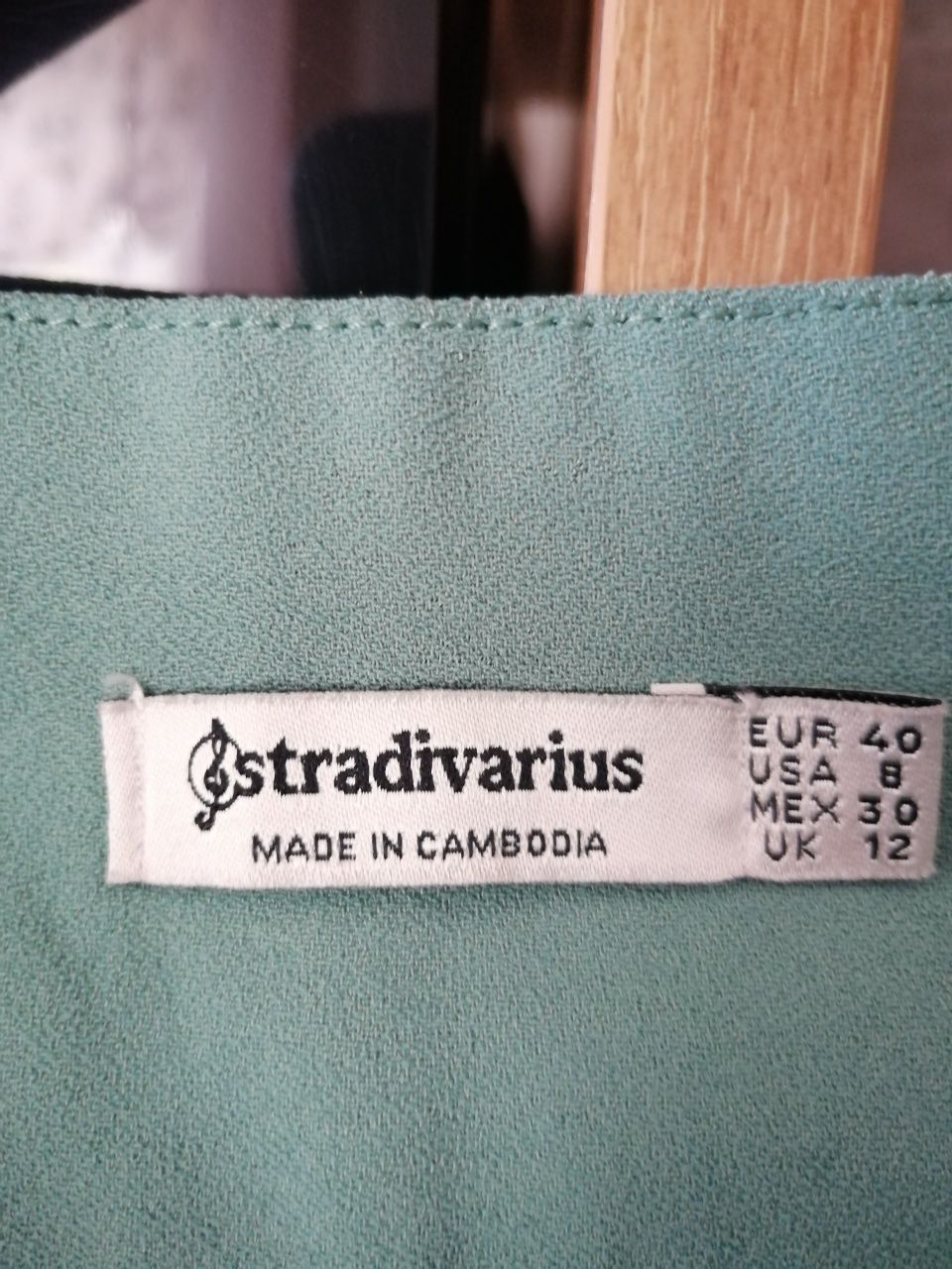 Damskie spodnie z szerokimi nogawkami Stradivarius 38