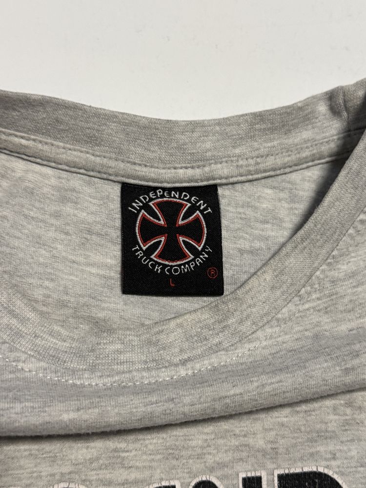 футболка independent x carhartt