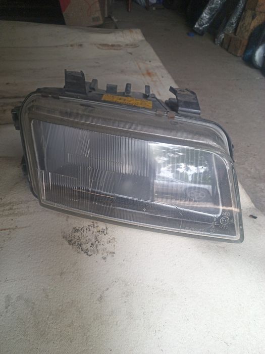 Фара Ауди А4 б5  Bosch права.
