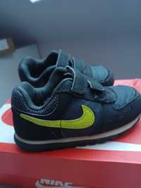 Oryginalne dziecięce buty nike r.23,5