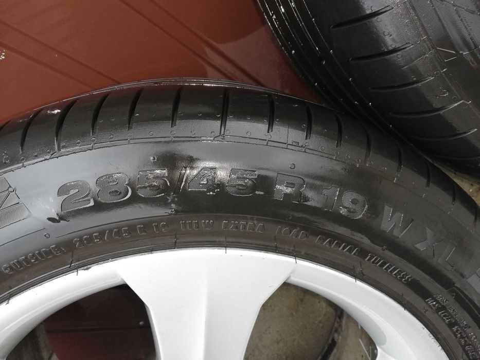 Oryginalne koła do BMW  R19 opony rozmiar 255/50 przód i tył 285/45