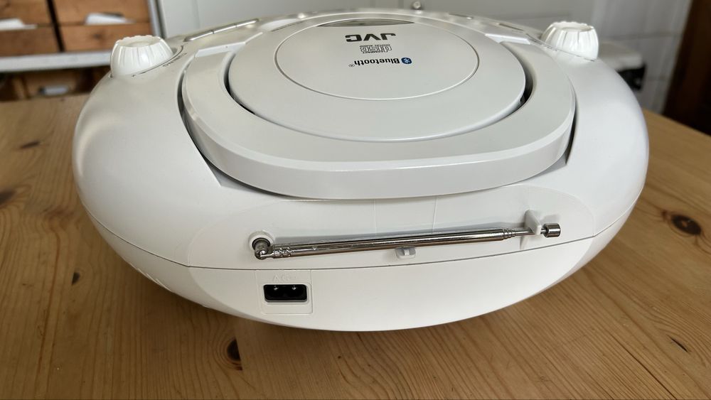 JVC Compact radio cd player
