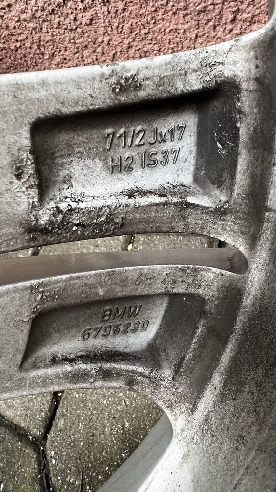 Felgi BMW 5x120 styling 392 17” 7.5J ET37 z oponami zima pirelli 8mm