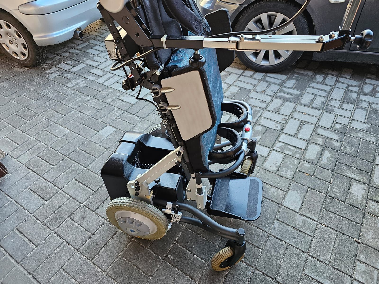 wózek inwalidzki elektryczny wielofunkcyjny