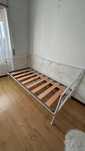 Cama de ferro solteiro