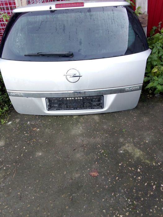 Klapa tylna bagażnika Opel Astra H kombi