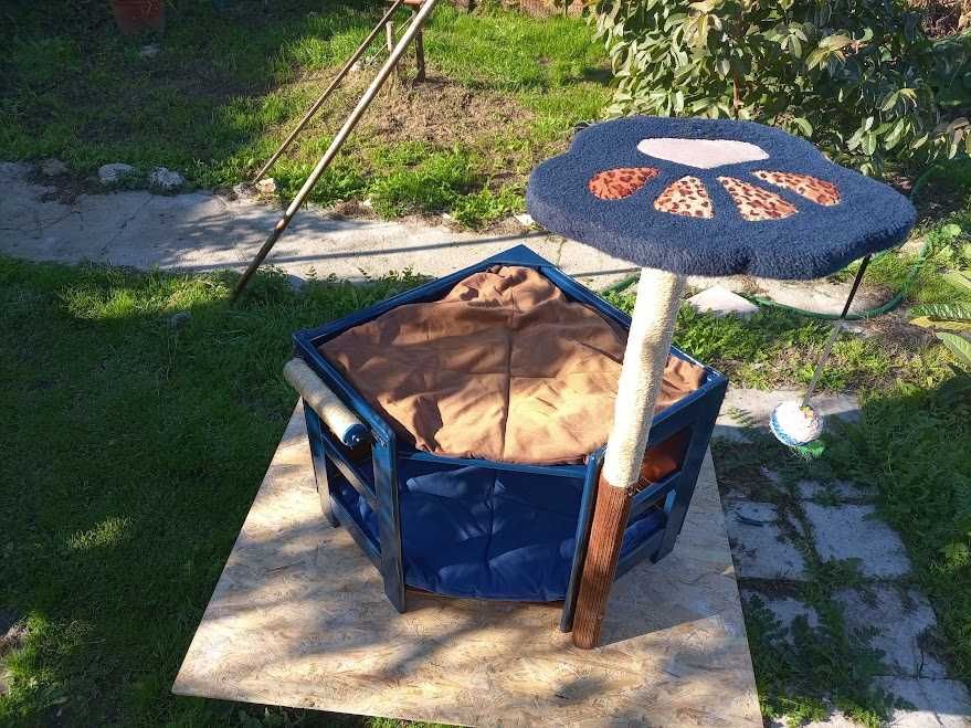 Casotas para 2Gatos com arranhador com Pata de descanso