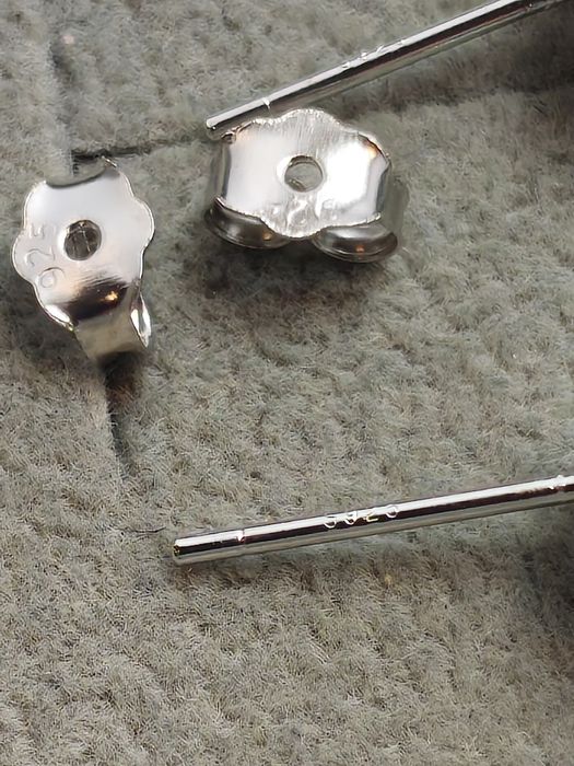 Kolczyki srebrne 925 z niebieską cyrkonią