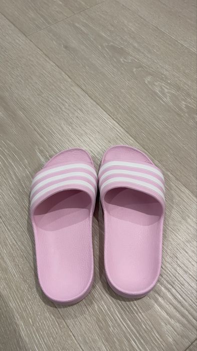 Шльопанці Adidas