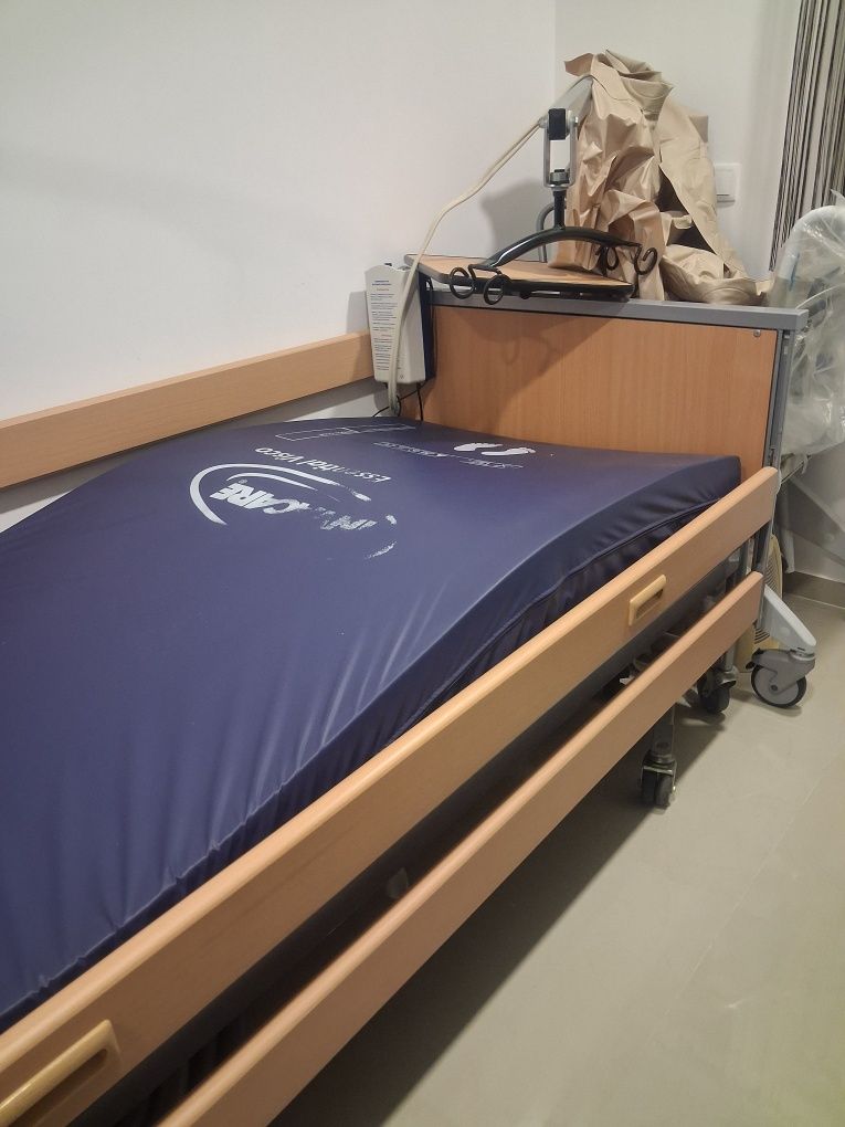 Cama articulada com colchão