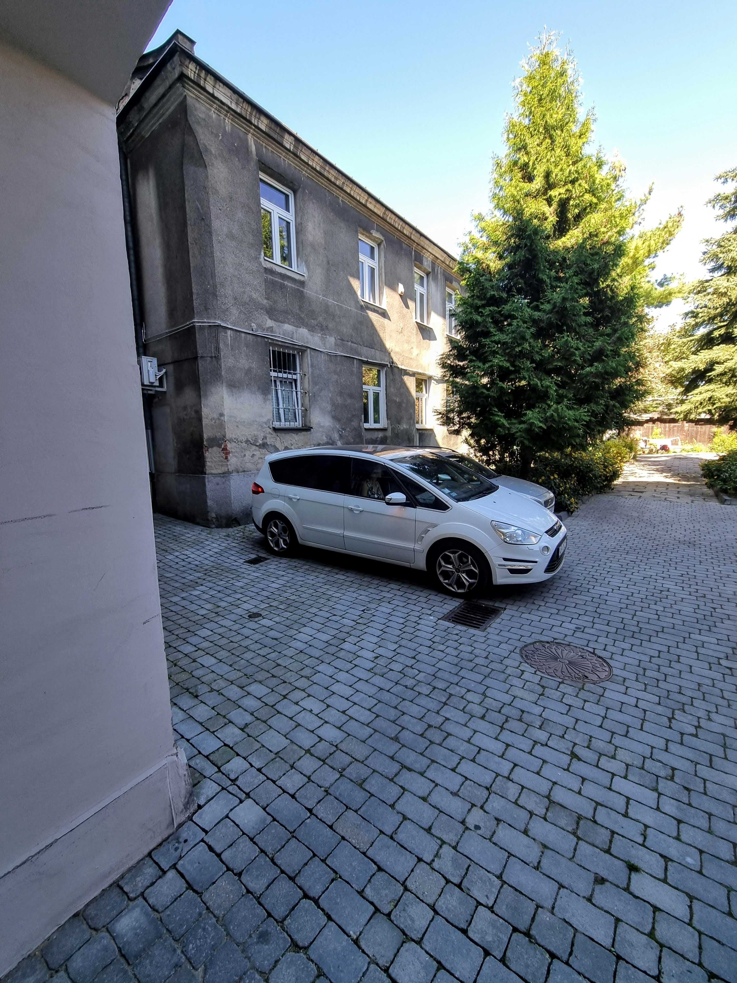 Lokal biurowy na gabinety specjalistyczne  przy Żeromskiego