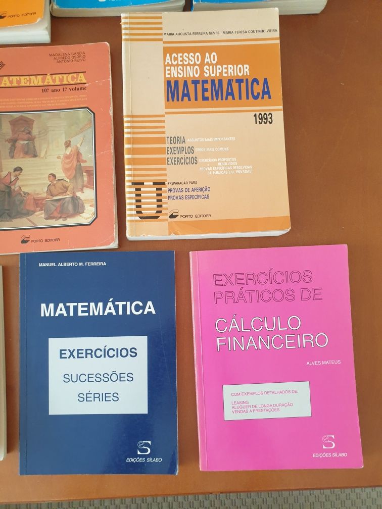 Livros de Matemática e Cálculo