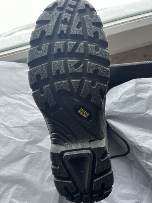 Продам зимове взуття