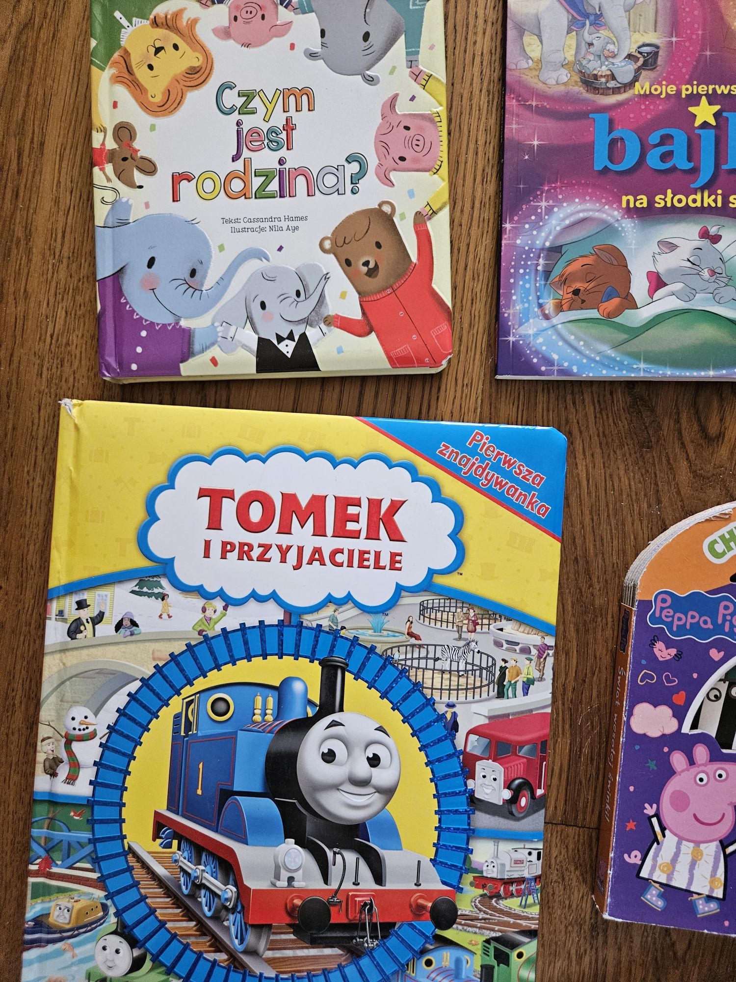 Zestaw ksiazek: Tomek I przyjaciele,  Czym jest rodzina, Peppa...