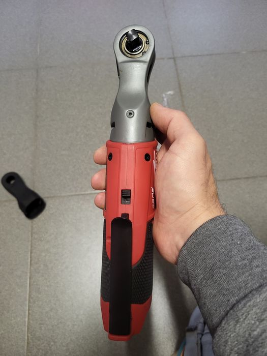 Milwaukee 2557 2558 2560 квадрат 1/2 та 3/8 кутовий гайковерт