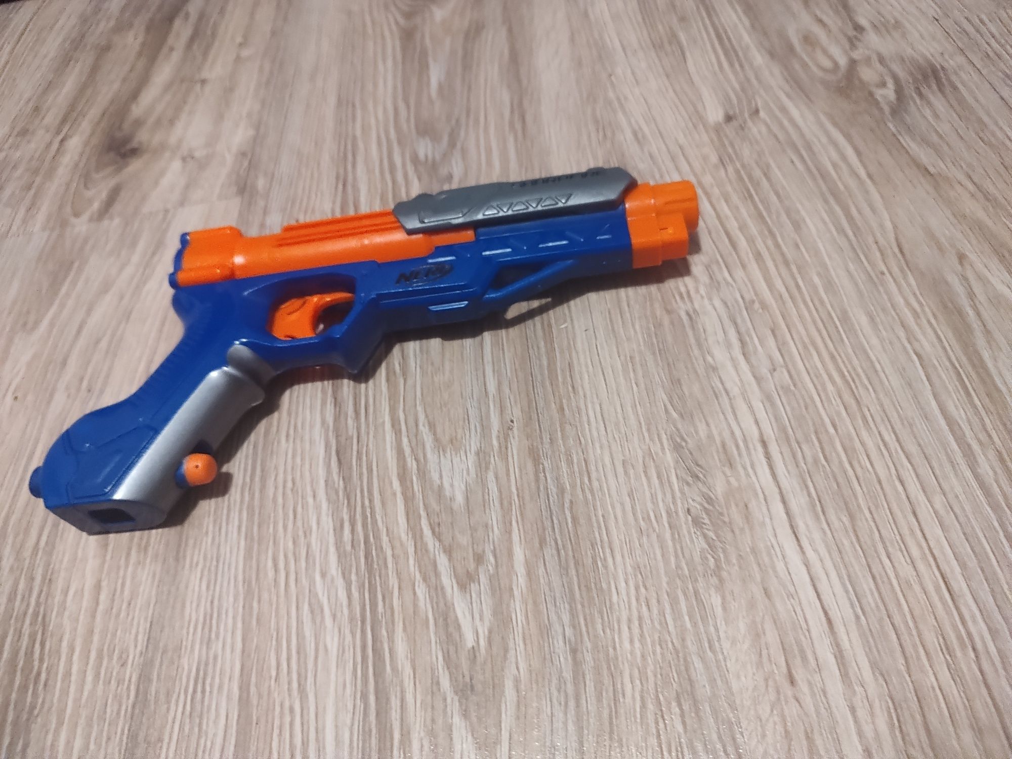 Pistolet NERF sharpfire plus strzałki